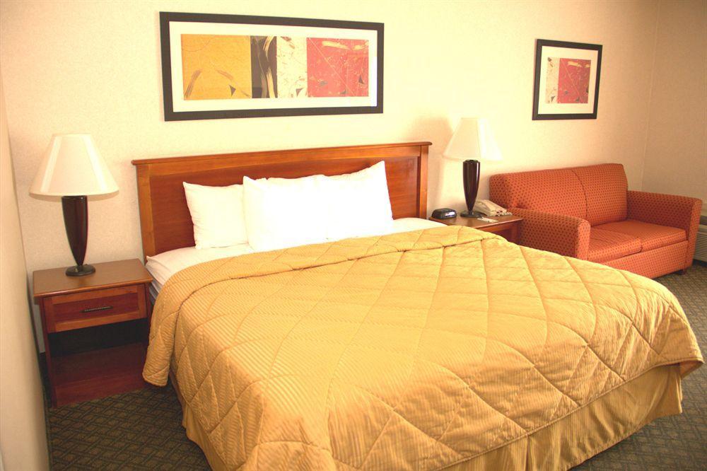 Comfort Inn & Suites Airport 锡拉丘 外观 照片