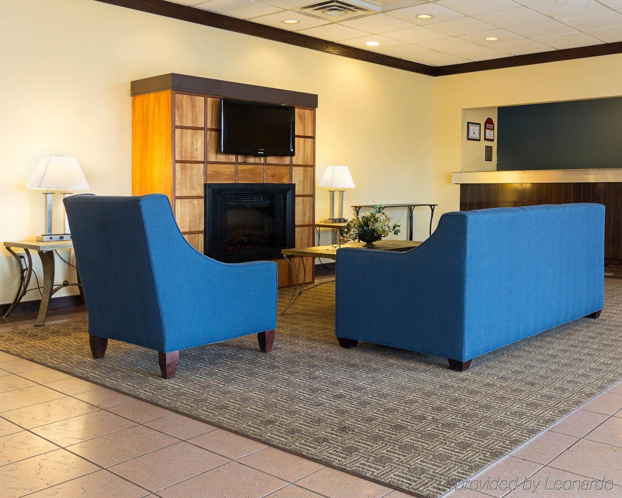 Comfort Inn & Suites Airport 锡拉丘 外观 照片