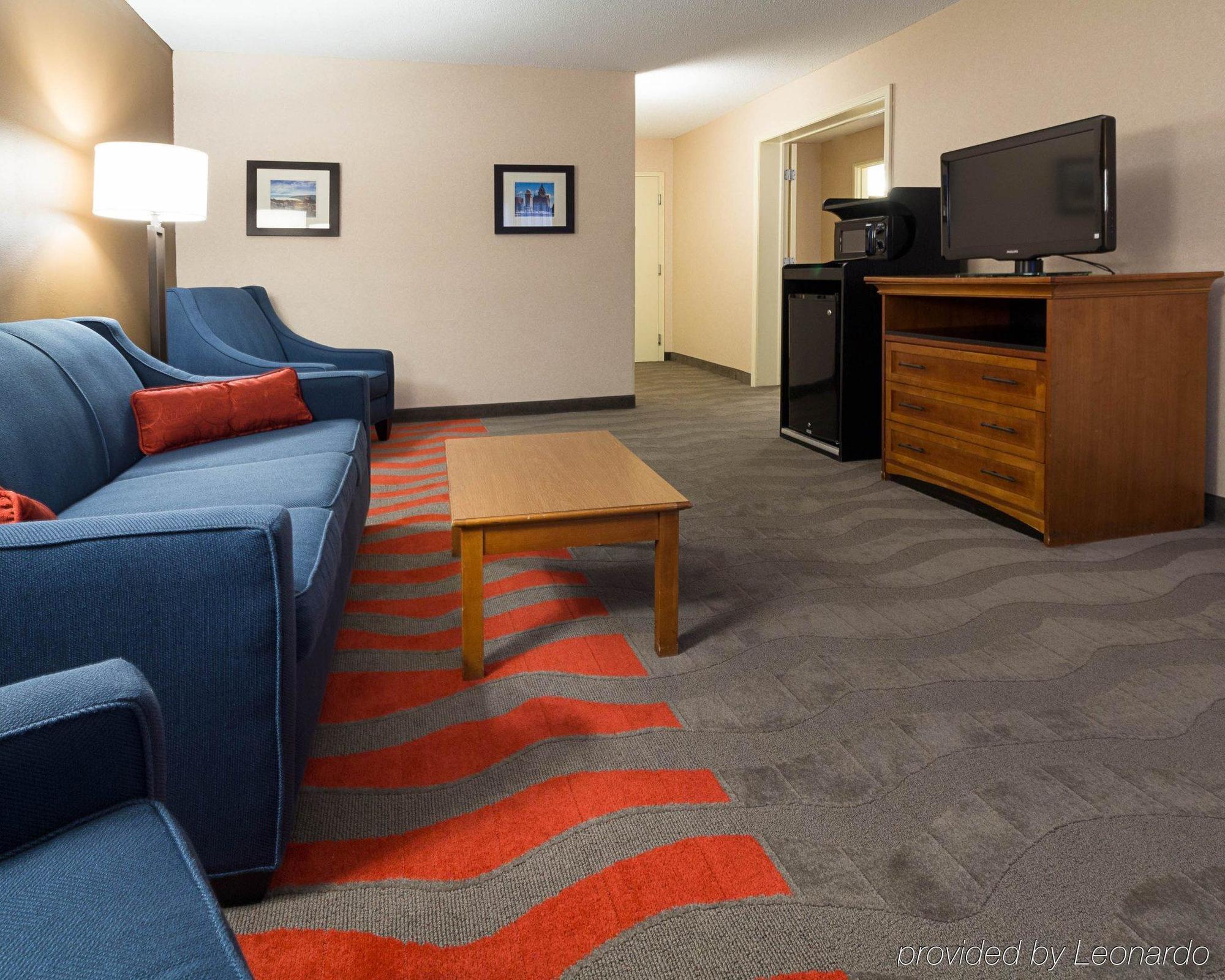 Comfort Inn & Suites Airport 锡拉丘 外观 照片