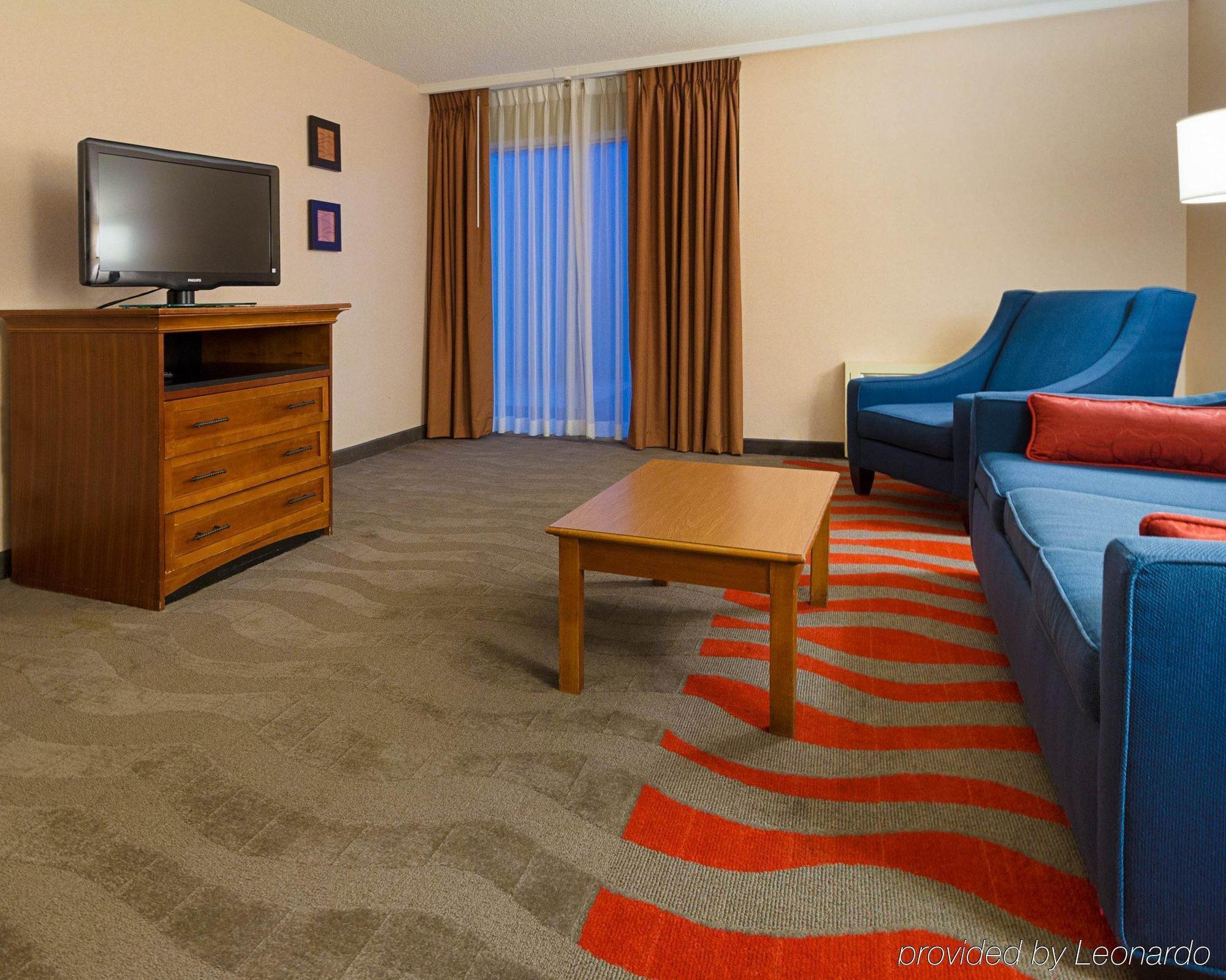 Comfort Inn & Suites Airport 锡拉丘 外观 照片