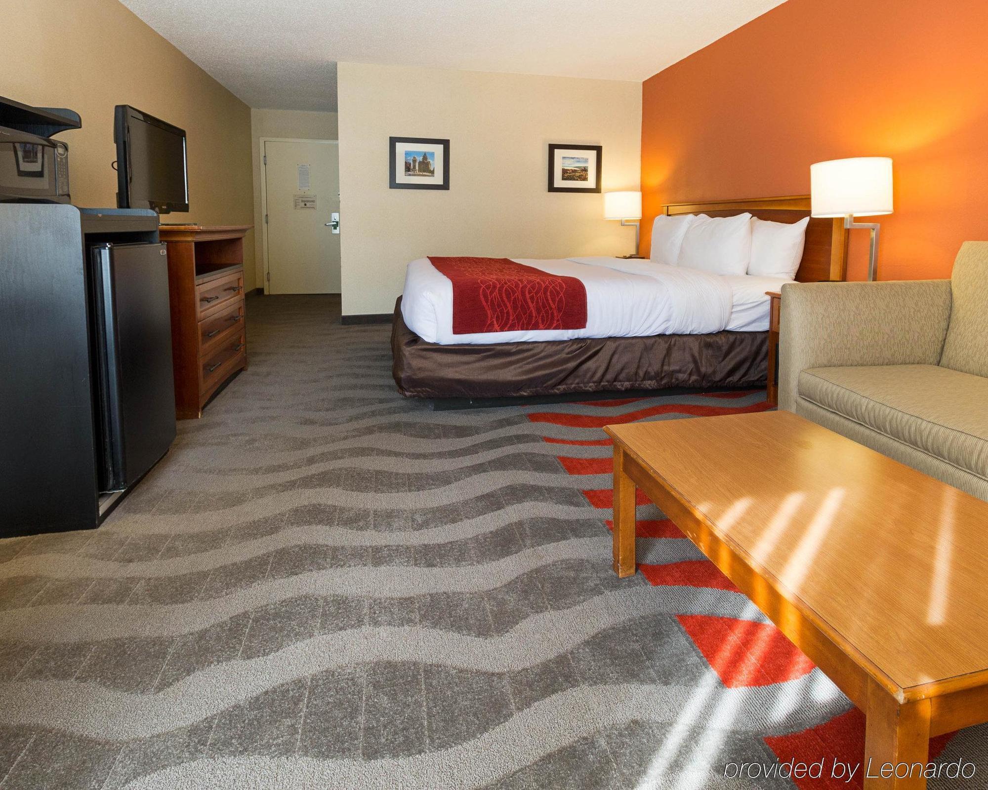 Comfort Inn & Suites Airport 锡拉丘 外观 照片
