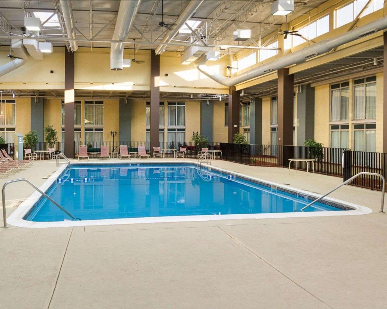 Comfort Inn & Suites Airport 锡拉丘 外观 照片