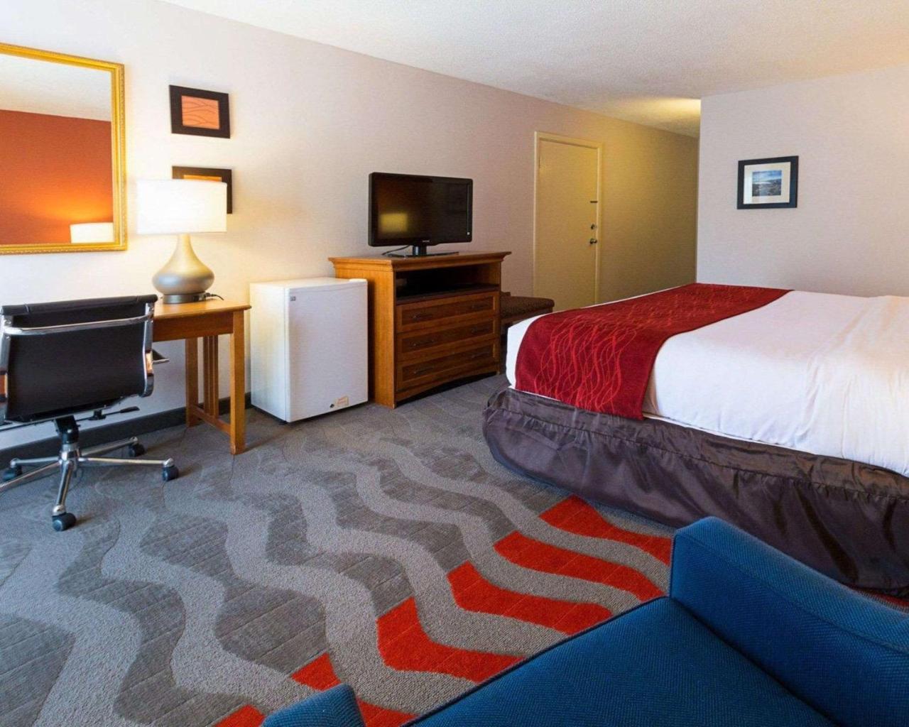 Comfort Inn & Suites Airport 锡拉丘 外观 照片