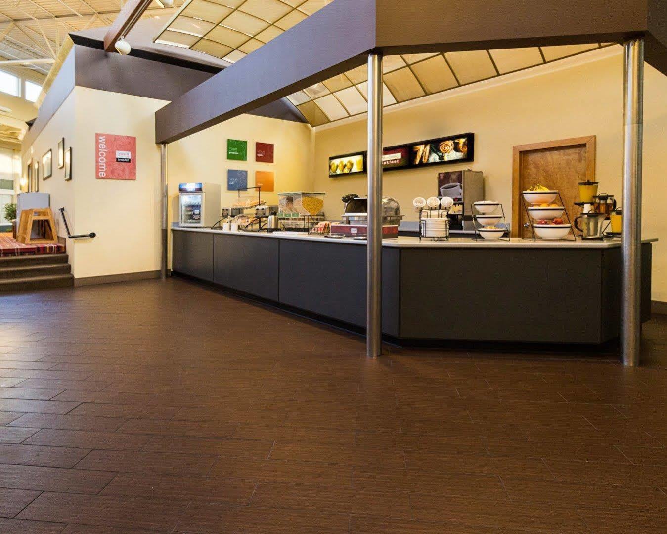 Comfort Inn & Suites Airport 锡拉丘 外观 照片