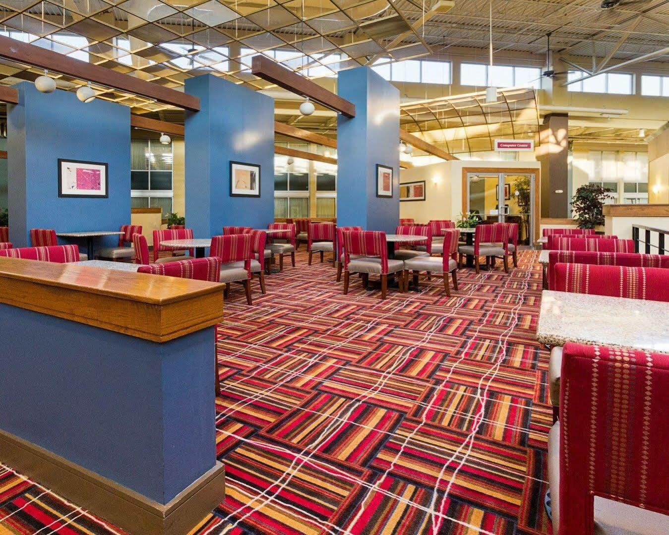 Comfort Inn & Suites Airport 锡拉丘 外观 照片