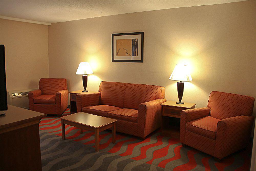 Comfort Inn & Suites Airport 锡拉丘 外观 照片
